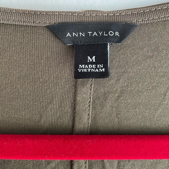 Ann Taylor Olive Brown Sleeveless Ruffle Top - Picture 4 of 4